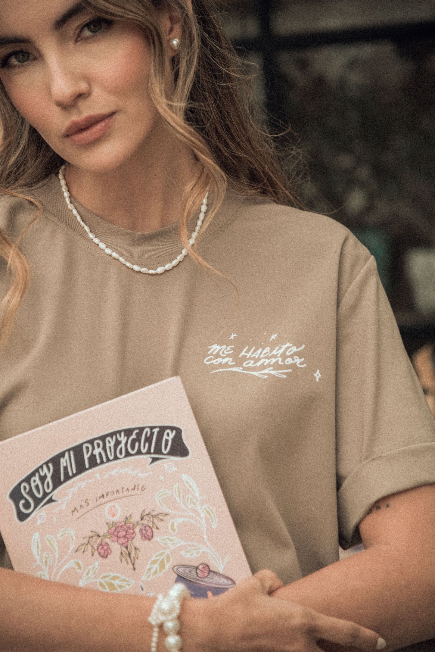 CAMISETA ME HABITO CON AMOR