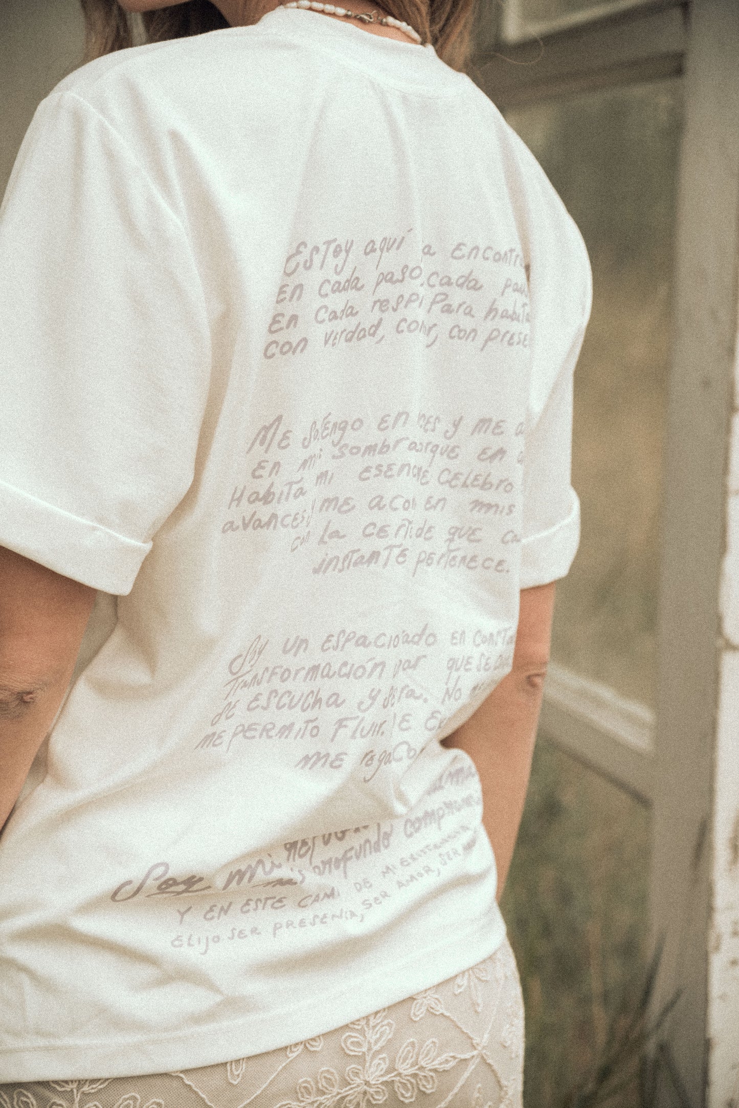CAMISETA ME HABITO CON AMOR