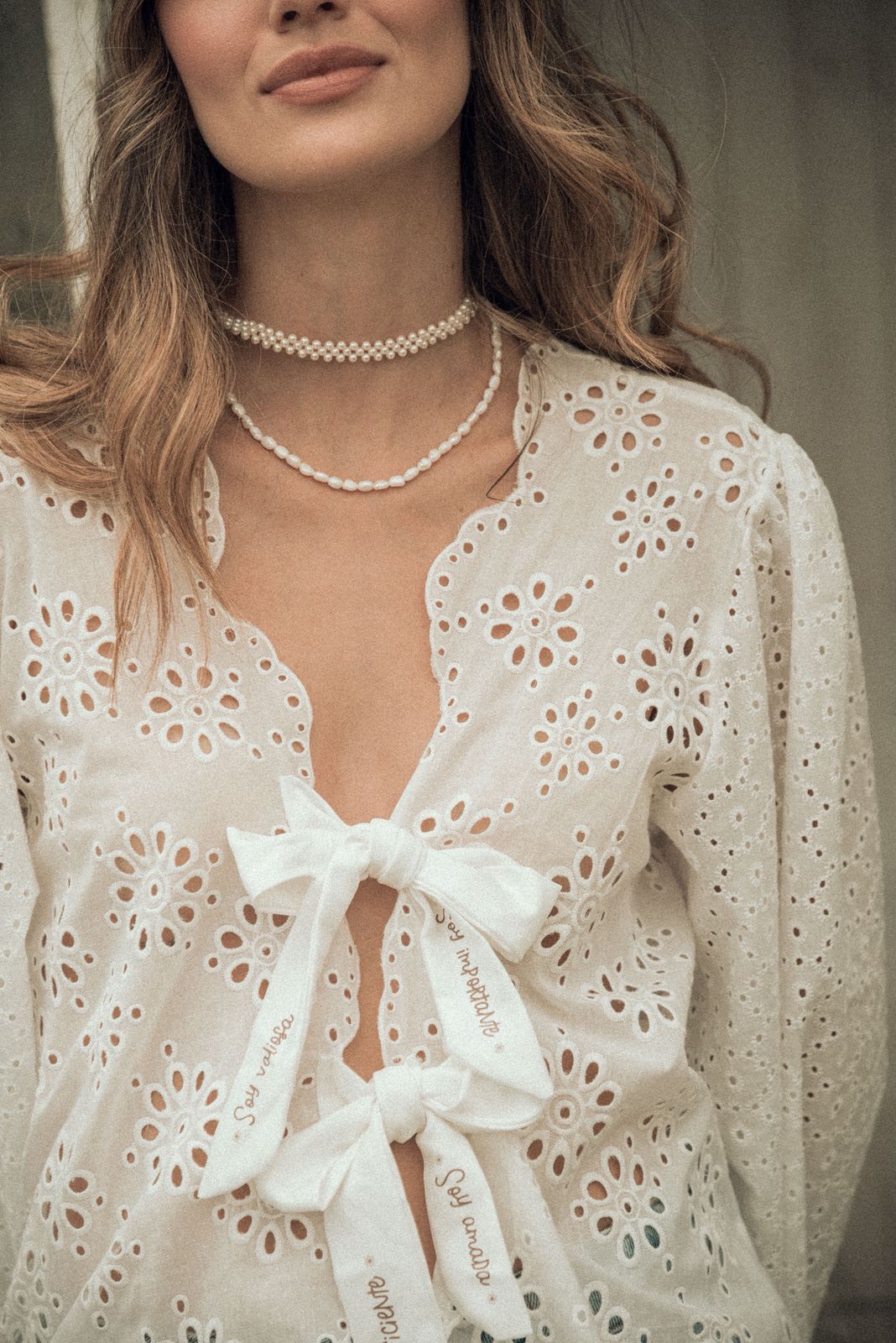 BLUSA DE OJALILLO