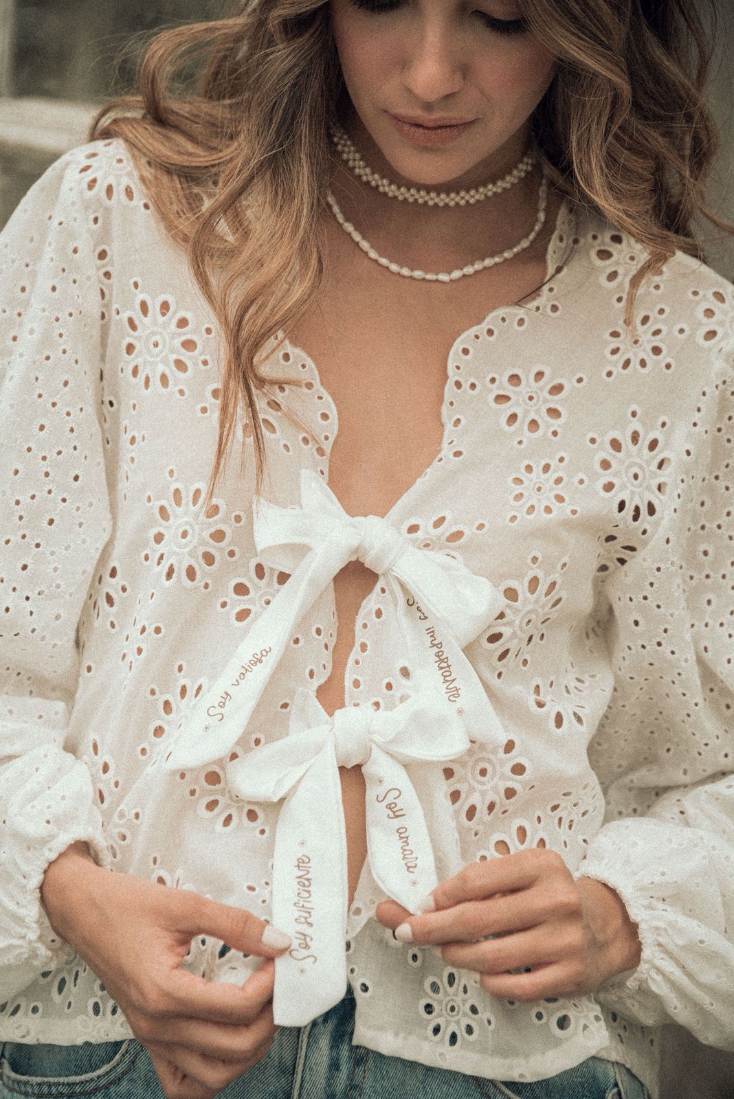 BLUSA DE OJALILLO