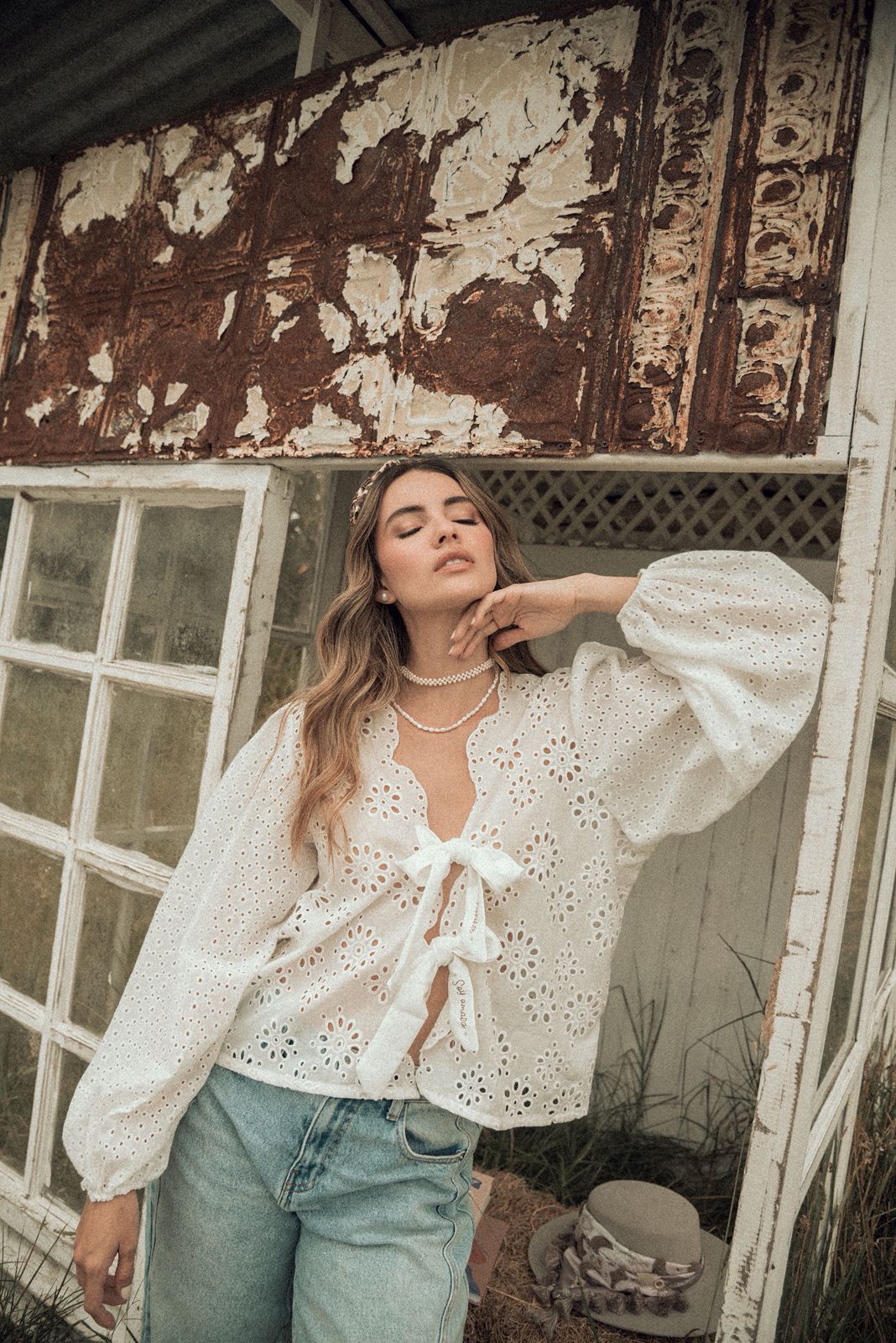 BLUSA DE OJALILLO