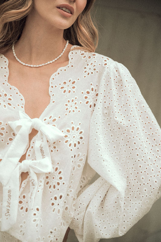BLUSA DE OJALILLO