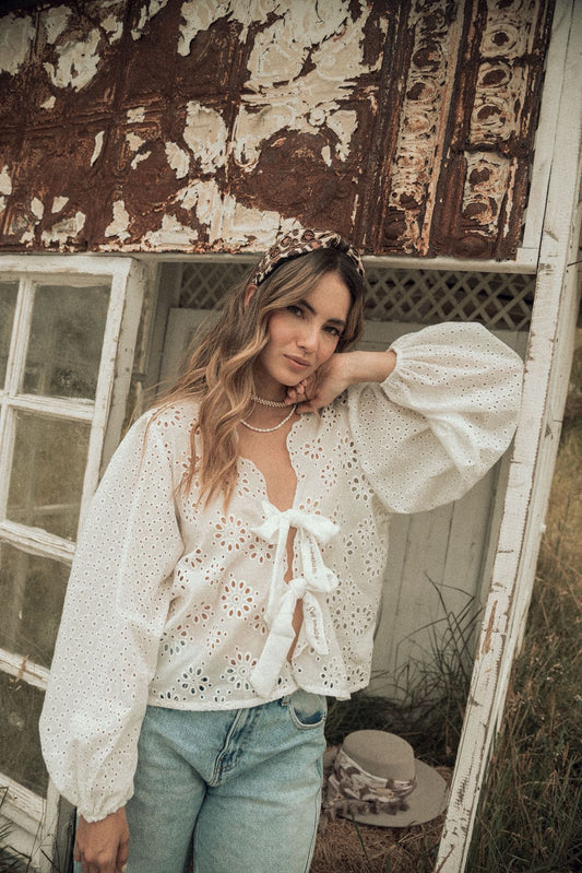 BLUSA DE OJALILLO